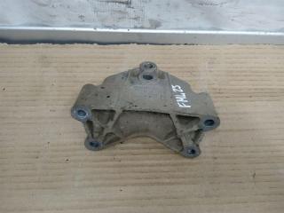 кронштейн (крепление) Volkswagen Touareg 1 поколение [рестайлинг] 2009, 2.5 л., TDi, BPE, дизель, АКПП, черный, внедорожник 5 дв., полный привод, 7L6399649E