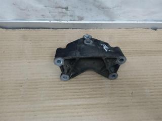кронштейн (крепление) Volkswagen Touareg 1 поколение 2006, 2.5 л., TDi, BAC, дизель, АКПП, синий, внедорожник 5 дв., полный привод, 7L6399649E