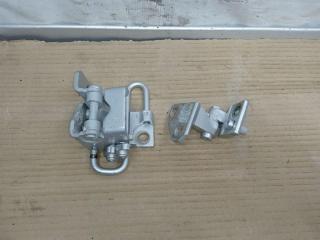 петля двери Volkswagen Golf 6 поколение 2011, 2.0 л., TDi, CFF, дизель, МКПП, серебро, хетчбэк 5 дв., передний привод, 1K0833412Q, 1K0833402E