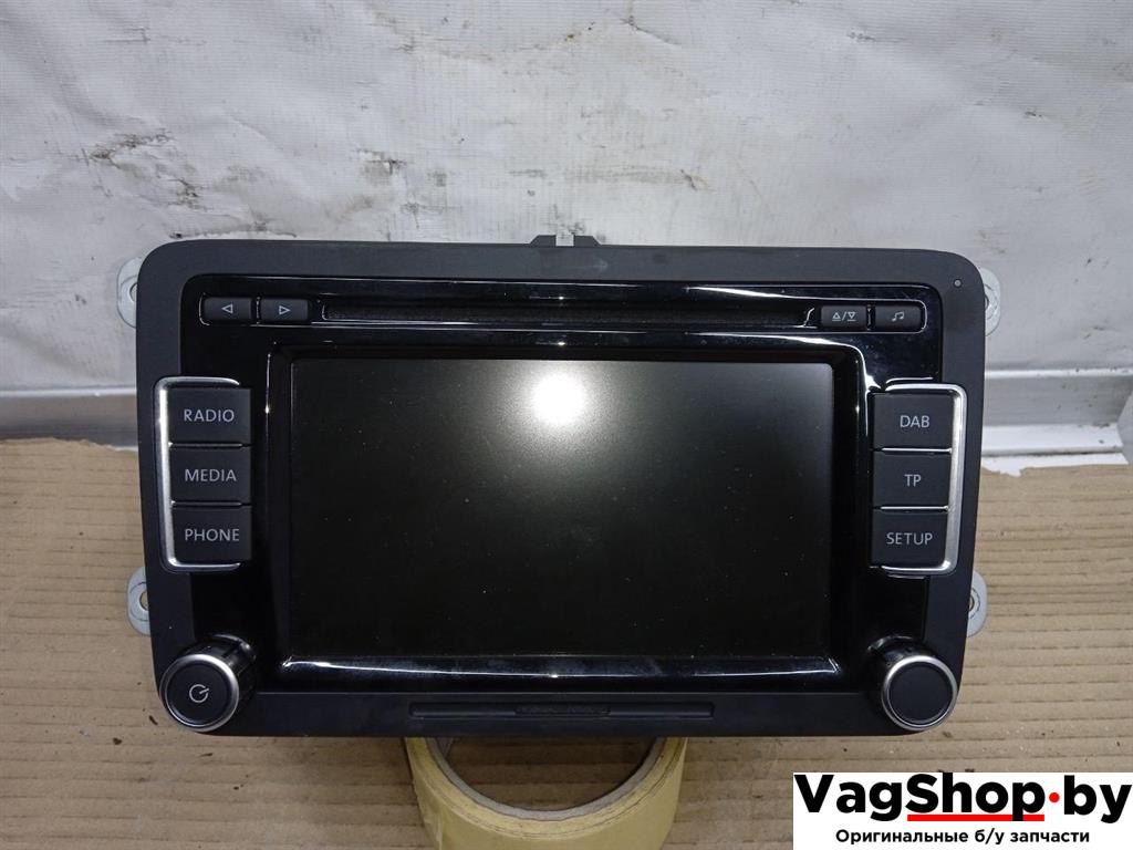 магнитола Volkswagen Golf 6 поколение 2011, 2.0 л., TDi, CFF, дизель, МКПП, серебро, хетчбэк 5 дв., передний привод, 3C8035195G - фото №1