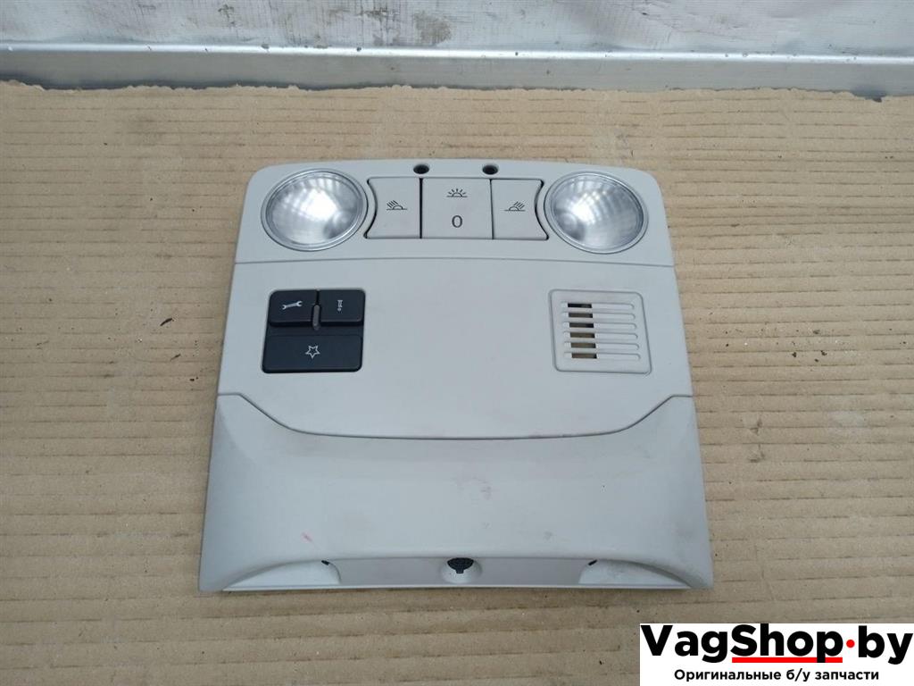 фонарь салона (плафон) Volkswagen Golf 6 поколение 2011, 2.0 л., TDi, CFF, дизель, МКПП, серебро, хетчбэк 5 дв., передний привод, 3AA035624, 1K8947105AT - фото №1