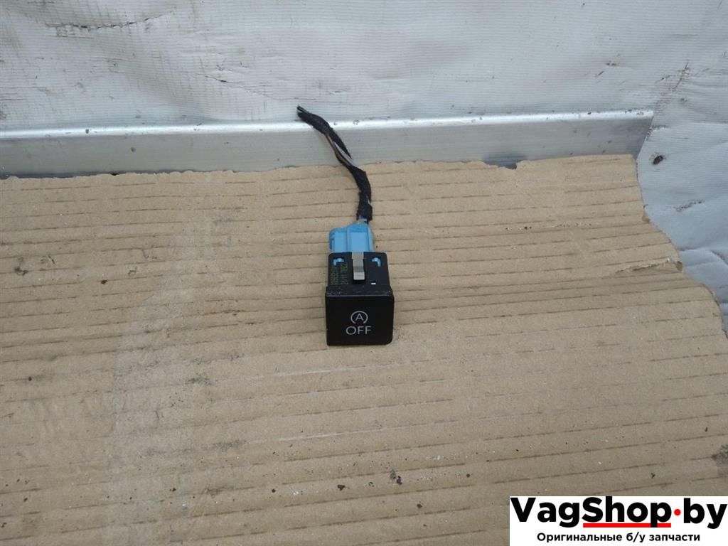 кнопка (выключатель) Volkswagen Golf 6 поколение 2011, 2.0 л., TDi, CFF, дизель, МКПП, серебро, хетчбэк 5 дв., передний привод, 5K0905217A - фото №1