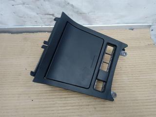 пепельница Volkswagen Golf 6 поколение 2011, 2.0 л., TDi, CFF, дизель, МКПП, серебро, хетчбэк 5 дв., передний привод, 5K0857961