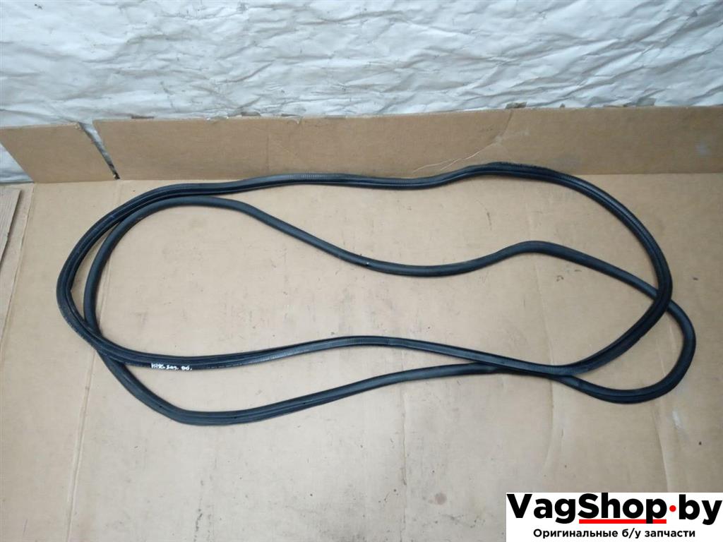 уплотнитель Volkswagen Golf 6 поколение 2011, 2.0 л., TDi, CFF, дизель, МКПП, серебро, хетчбэк 5 дв., передний привод, 5K6867913B - фото №1