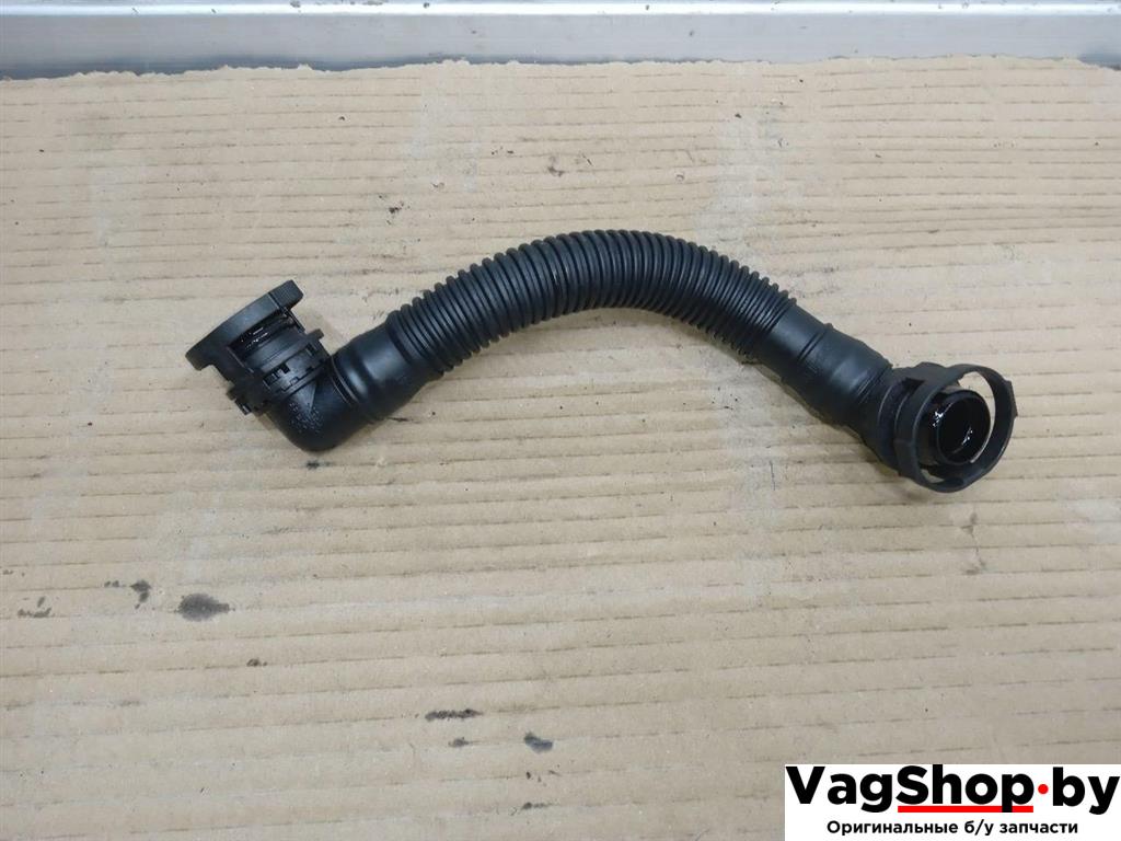 патрубок вентиляции картера Volkswagen Golf 6 поколение 2011, 2.0 л., TDi, CFF, дизель, МКПП, серебро, хетчбэк 5 дв., передний привод, 03L103493AE - фото №1