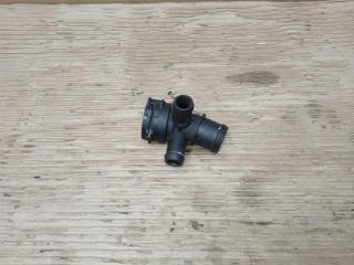 фланец (тройник) системы охлаждения Audi A4 B8/8K [рестайлинг] 2013, 2.0 л., TDi, CGL, дизель, МКПП, серый, универсал, передний привод, 4F0122293A