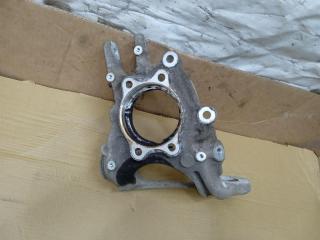 кулак задний правый Audi Q5 8R 2011, 2.0 л., TDi, CJC, дизель, МКПП, серебро, внедорожник 5 дв., полный привод, 8R0505432F