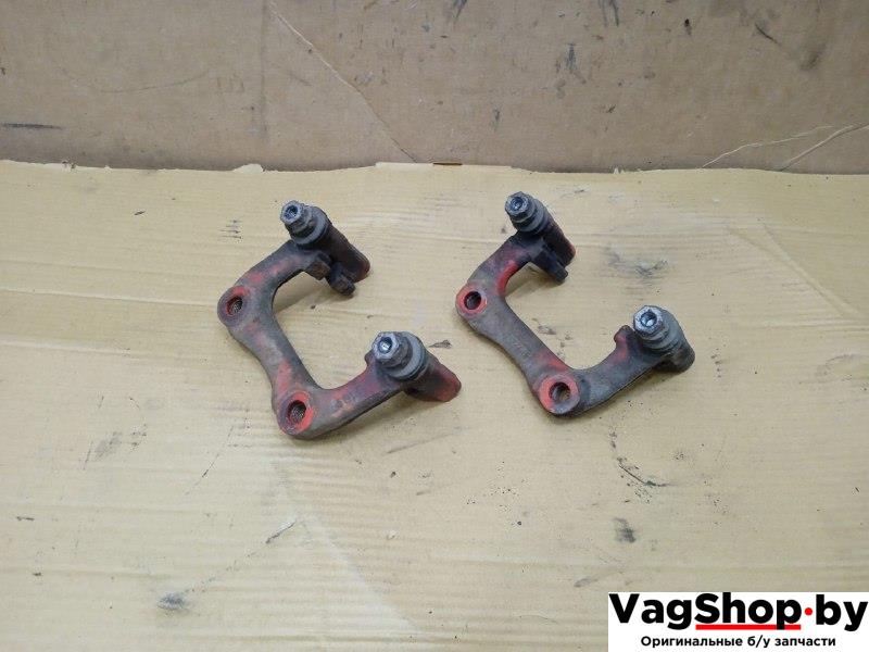 скоба суппорта Volkswagen Golf Plus 1 поколение 2006, 2.0 л., TDi, BKD, дизель, МКПП, черный, хетчбэк 5 дв., передний привод - фото №1