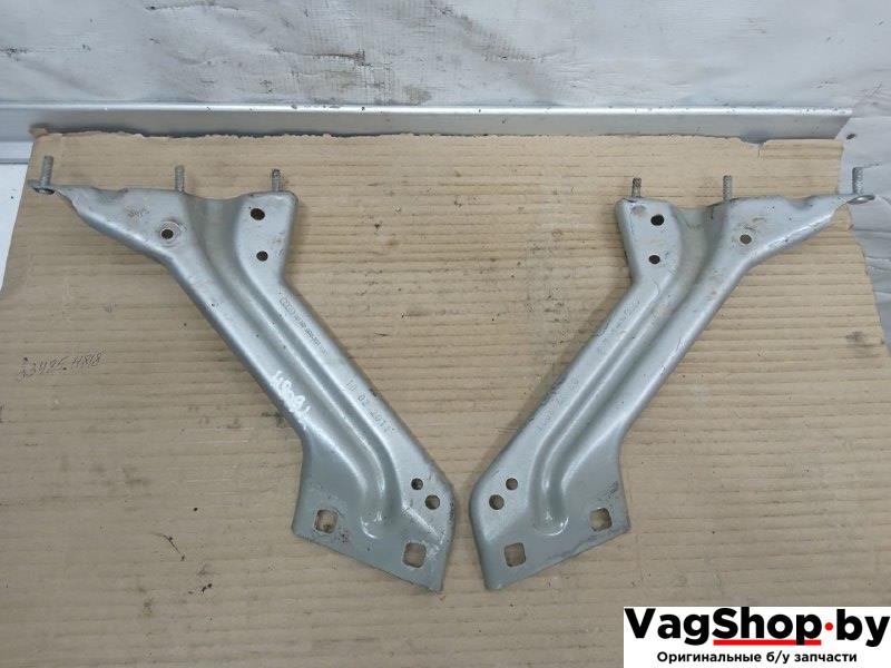 крепление ( кронштейн ) крыла Audi Q5 8R 2011, 2.0 л., TDi, CJC, дизель, МКПП, серебро, внедорожник 5 дв., полный привод, 8R0821135, 8R0821136 - фото №1