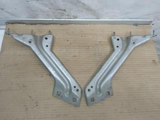 крепление ( кронштейн ) крыла Audi Q5 8R 2011, 2.0 л., TDi, CJC, дизель, МКПП, серебро, внедорожник 5 дв., полный привод, 8R0821135, 8R0821136