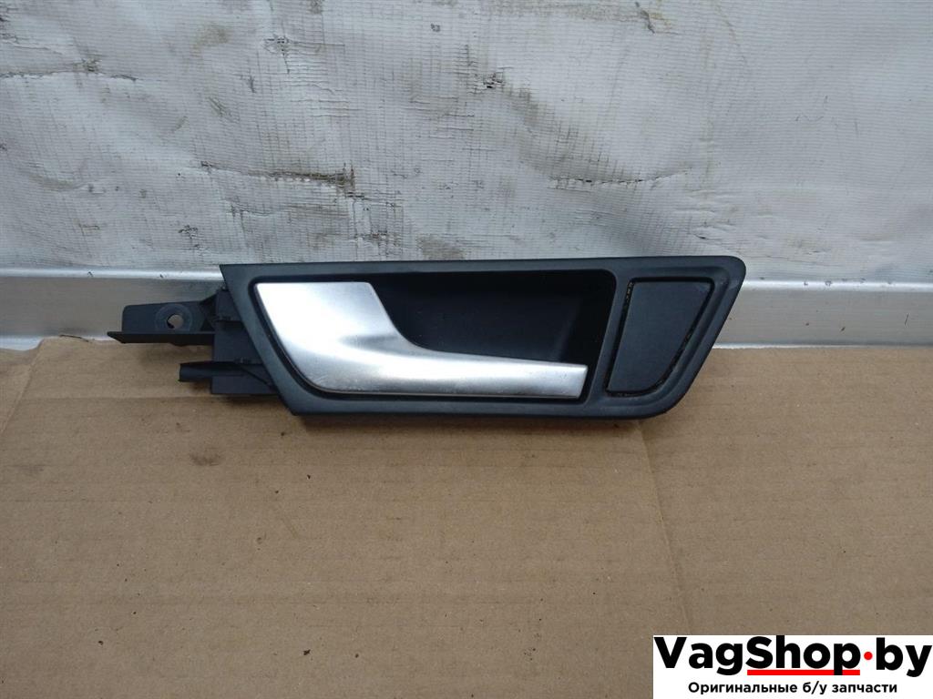 ручка внутренняя задняя левая Audi Q5 8R 2011, 2.0 л., TDi, CJC, дизель, МКПП, серебро, внедорожник 5 дв., полный привод, 8R0839019 - фото №1