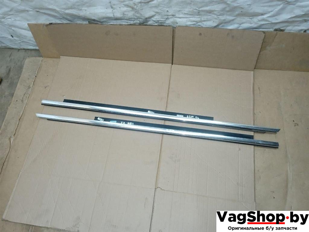 уплотнитель Audi Q5 8R 2011, 2.0 л., TDi, CJC, дизель, МКПП, серебро, внедорожник 5 дв., полный привод, 8R0853283E, 8R0853284E - фото №1