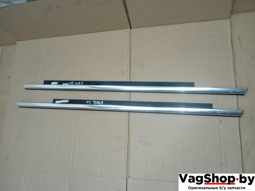 уплотнитель Audi Q5 8R 2011, 2.0 л., TDi, CJC, дизель, МКПП, серебро, внедорожник 5 дв., полный привод, 8R0853763F, 8R0853764F - фото №1