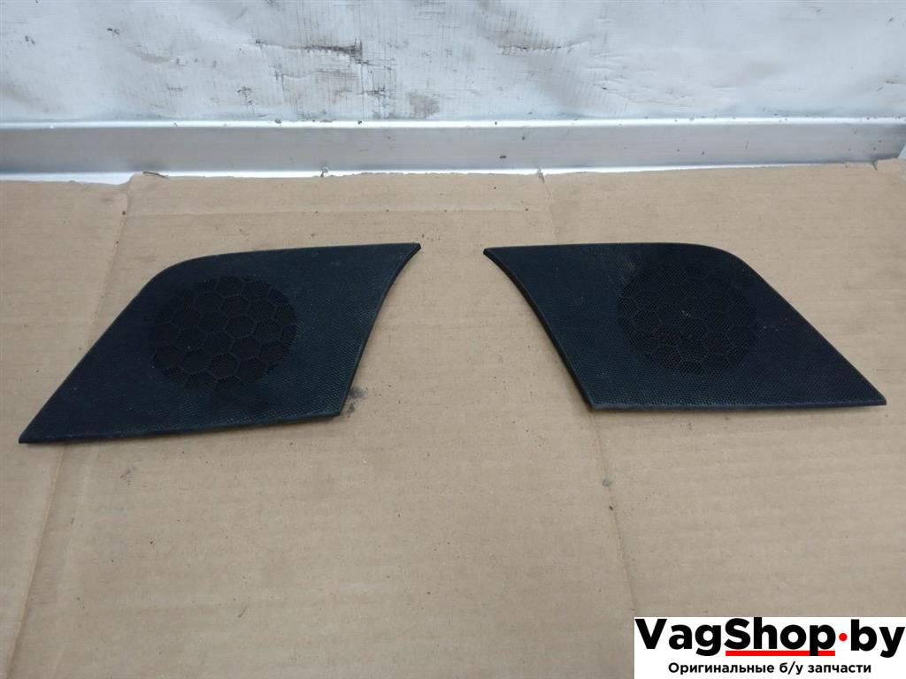 сетка на динамик Audi Q5 8R 2011, 2.0 л., TDi, CJC, дизель, МКПП, серебро, внедорожник 5 дв., полный привод, 8R0857227B, 8R0857228B - фото №1