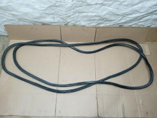 уплотнитель Audi Q5 8R 2011, 2.0 л., TDi, CJC, дизель, МКПП, серебро, внедорожник 5 дв., полный привод, 8R0831721D