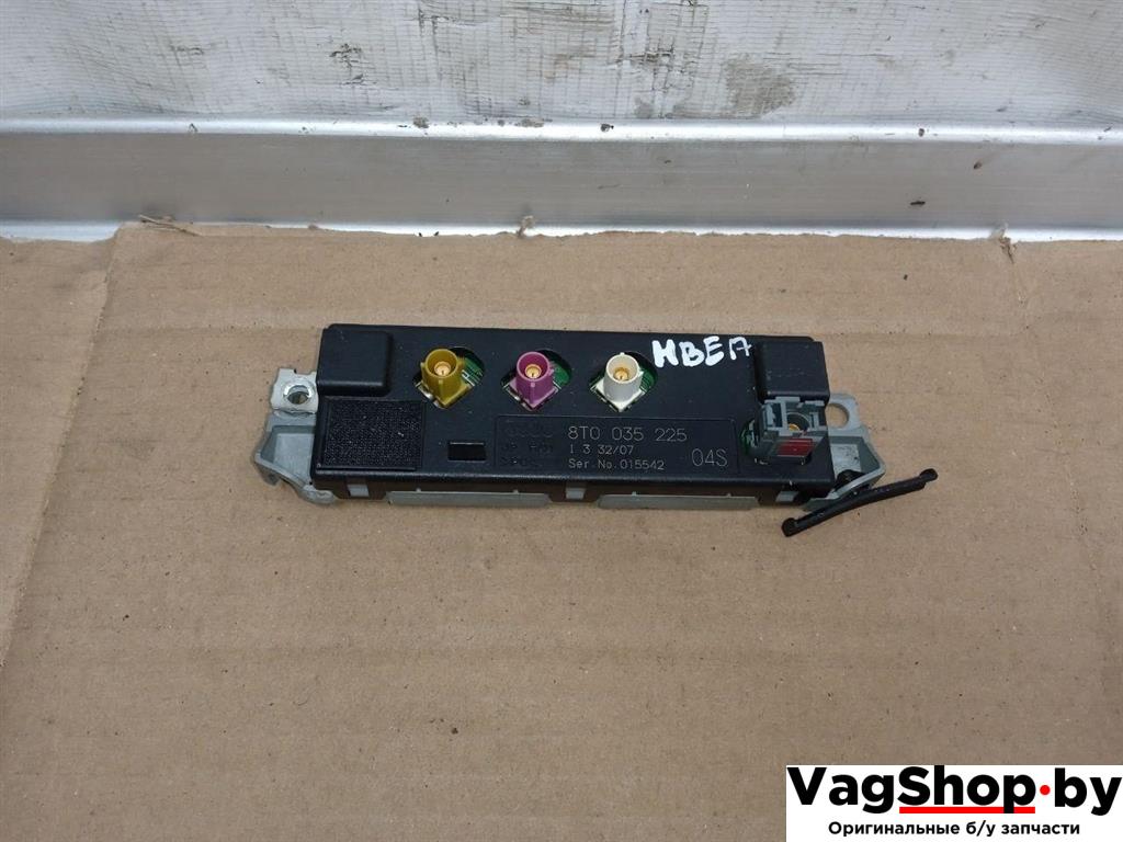 усилитель антенны Audi A5 8T 2007, 3.0 л., TDi, CAP, дизель, МКПП, белый, купе, полный привод, 8T0035225 - фото №1