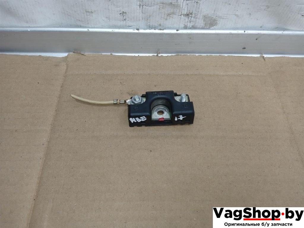 антенна Audi A5 8T 2007, 3.0 л., TDi, CAP, дизель, МКПП, белый, купе, полный привод, 8T0035570 - фото №1