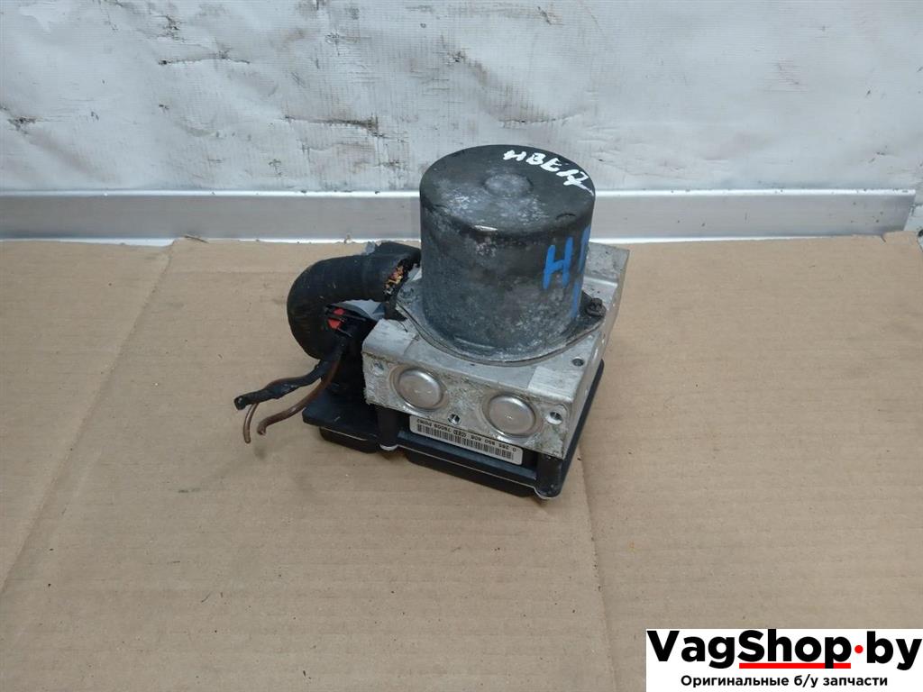 блок ABS Audi A5 8T 2007, 3.0 л., TDi, CAP, дизель, МКПП, белый, купе, полный привод, 8K0907379L, 8K0614517AN - фото №1