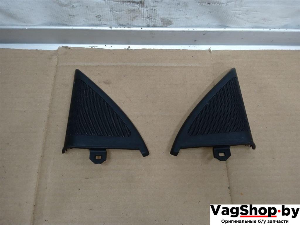 накладка декоративная Audi A5 8T 2007, 3.0 л., TDi, CAP, дизель, МКПП, белый, купе, полный привод, 8T0035423, 8T0035424 - фото №1