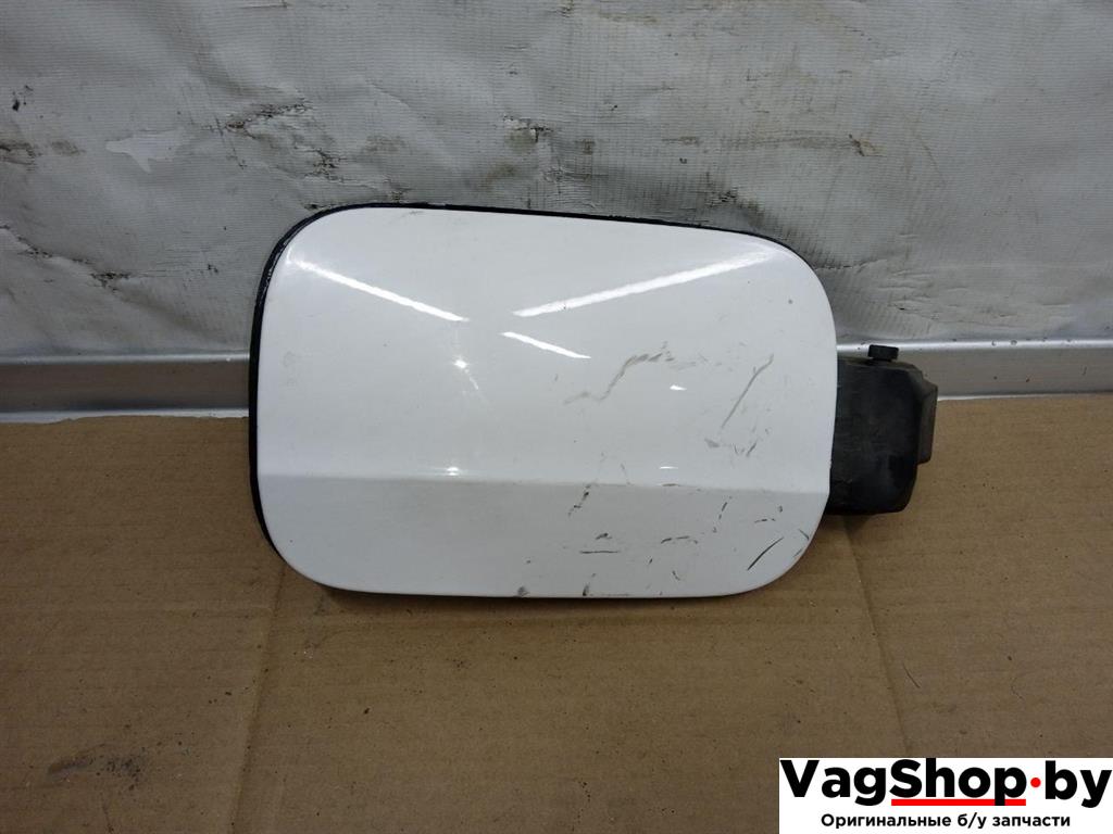 лючок топливного бака Audi A5 8T 2007, 3.0 л., TDi, CAP, дизель, МКПП, белый, купе, полный привод, 8T0809857 - фото №1