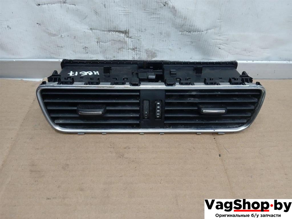 дефлектор обдува салона Audi A5 8T 2007, 3.0 л., TDi, CAP, дизель, МКПП, белый, купе, полный привод, 8T1820951B - фото №1