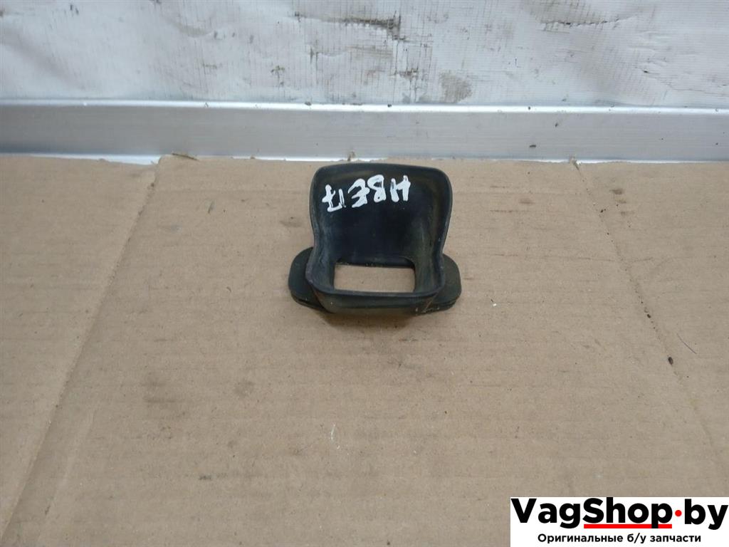 уплотнитель Audi A5 8T 2007, 3.0 л., TDi, CAP, дизель, МКПП, белый, купе, полный привод, 8T0837923 - фото №1