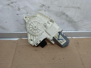 моторчик стеклоподъемника передний правый Audi A5 8T 2007, 3.0 л., TDi, CAP, дизель, МКПП, белый, купе, полный привод, 4F0959802D