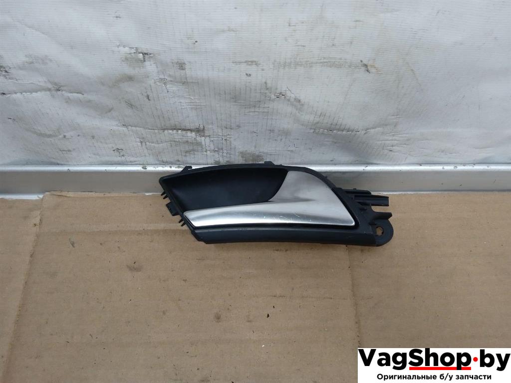 ручка внутренняя передняя правая Audi A5 8T 2007, 3.0 л., TDi, CAP, дизель, МКПП, белый, купе, полный привод, 8T0837020 - фото №1