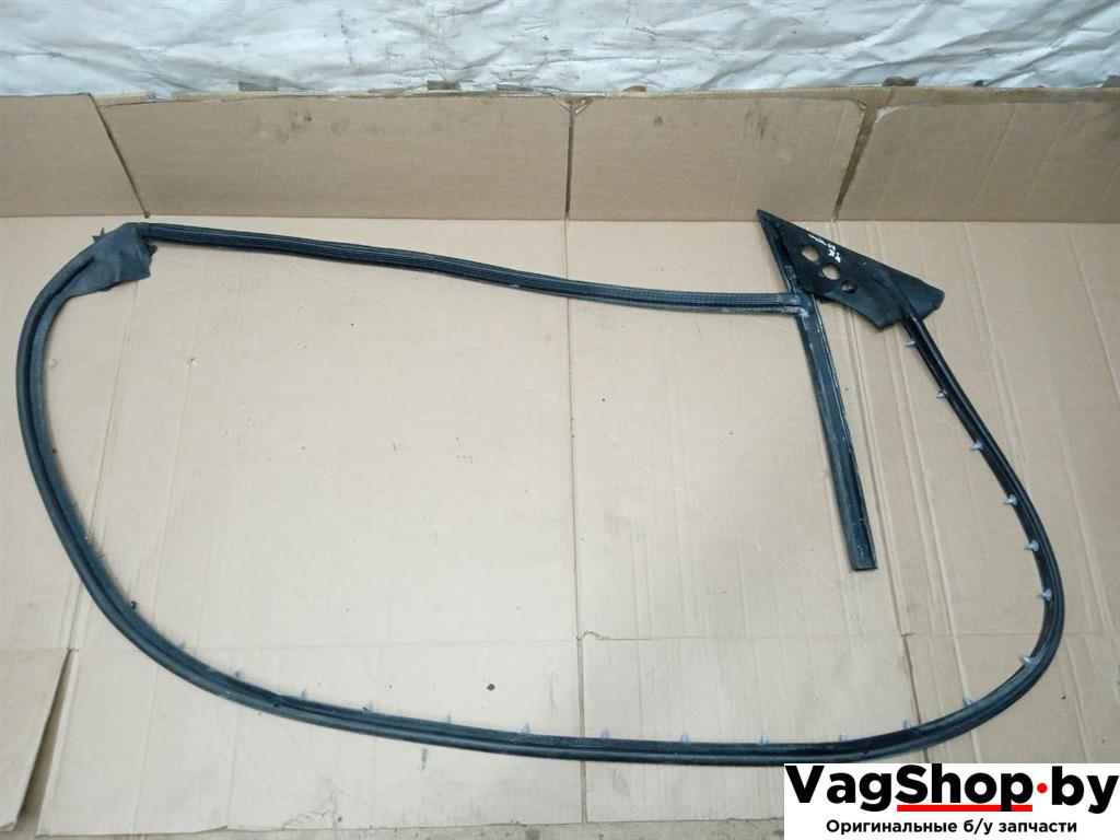 уплотнитель Audi A5 8T 2007, 3.0 л., TDi, CAP, дизель, МКПП, белый, купе, полный привод, 8T0837911, 8T0837912 - фото №1