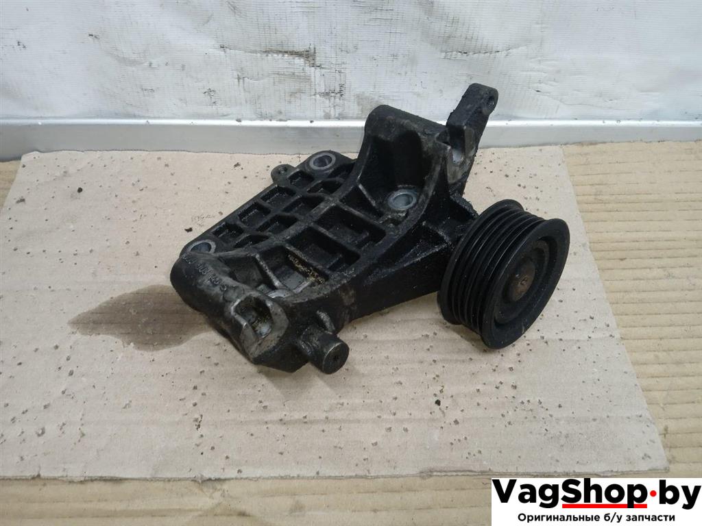 кронштейн генератора Audi A5 8T 2007, 3.0 л., TDi, CAP, дизель, МКПП, белый, купе, полный привод, 059903143S - фото №1