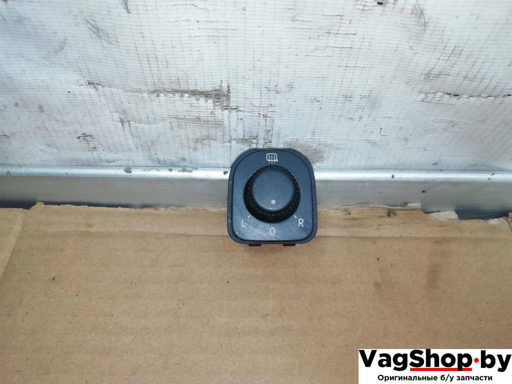 джойстик регулировки зеркал Volkswagen Passat B6 2008, 2.0 л., TDi, CBA, дизель, МКПП, серебро, универсал, передний привод, 1K0959565H - фото №1