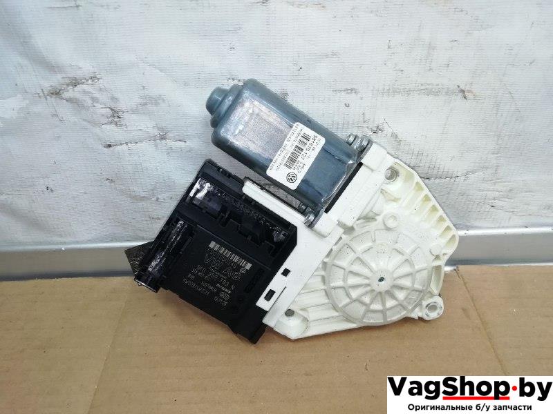 моторчик стеклоподъемника передний правый Volkswagen Passat B6 2009, 2.0 л., TDi, CBA, дизель, МКПП, голубой, седан, передний привод, 1K0959793N, 1K0959701AC - фото №1