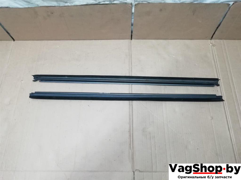 уплотнитель Volkswagen Passat B7 2011, 2.0 л., TDi, CFF, дизель, АКПП, синий, универсал, передний привод, 3AA837471A, 3AA837472A - фото №1