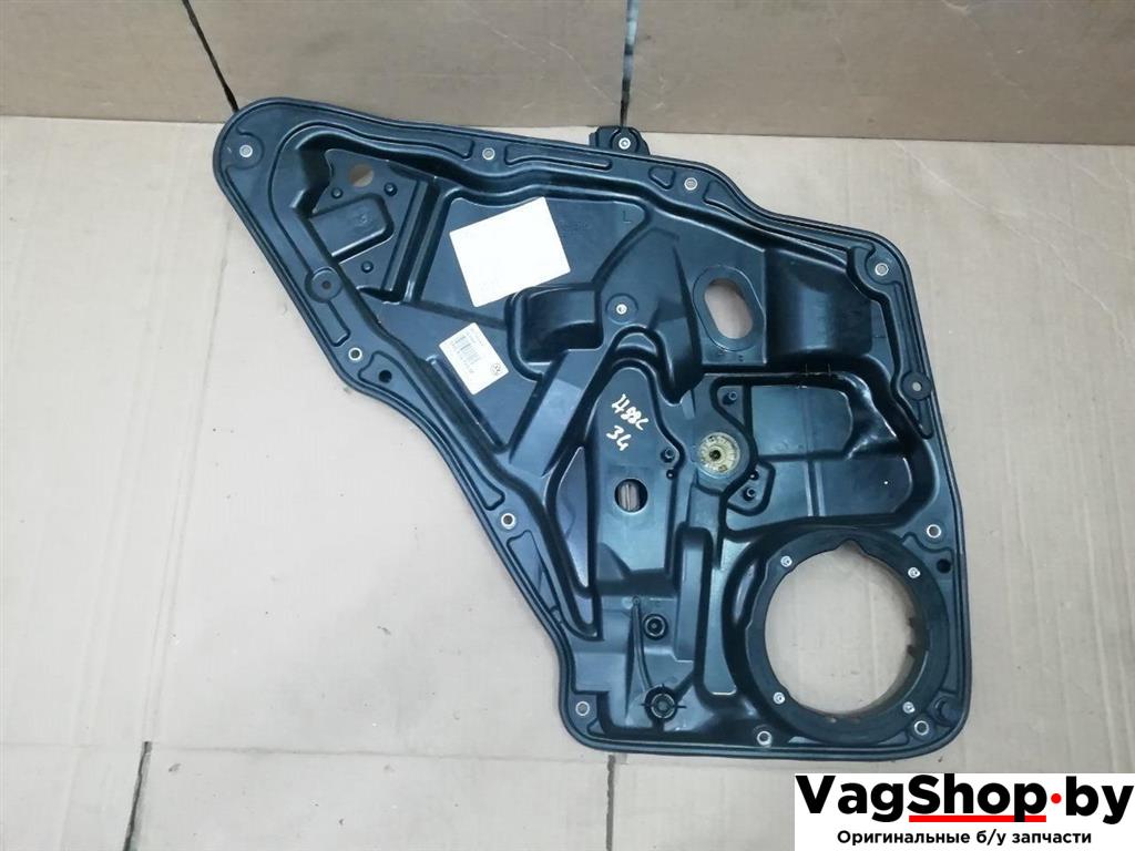 стеклоподъемник электрический задний левый Volkswagen Tiguan 1 поколение 2010, 2.0 л., TDi, CFG, дизель, МКПП, серебро, внедорожник 5 дв., полный привод - фото №1
