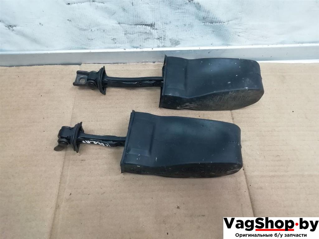 ограничитель открывания двери Volkswagen Tiguan 1 поколение 2010, 2.0 л., TDi, CFG, дизель, МКПП, серебро, внедорожник 5 дв., полный привод, 5N0837249A - фото №1