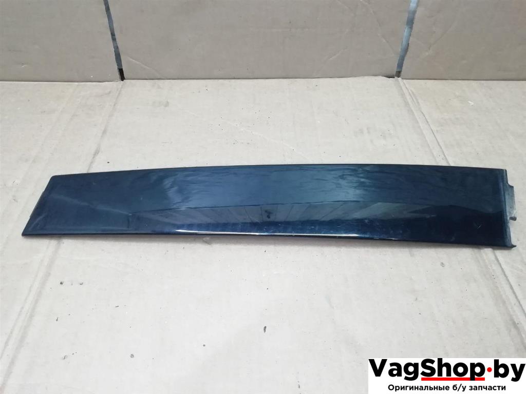 молдинг двери передней правой Volkswagen Tiguan 1 поколение 2010, 2.0 л., TDi, CFG, дизель, МКПП, серебро, внедорожник 5 дв., полный привод, 5N0837902B - фото №1