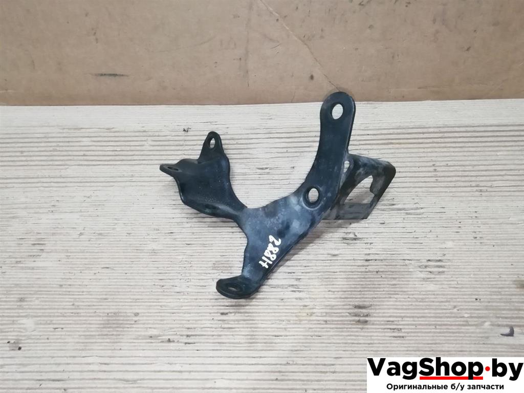 кронштейн (крепление) Volkswagen Tiguan 1 поколение 2010, 2.0 л., TDi, CFG, дизель, МКПП, серебро, внедорожник 5 дв., полный привод, 06A409905J - фото №1