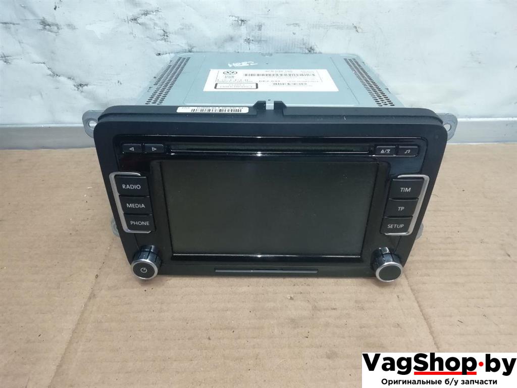 магнитола Volkswagen Tiguan 1 поколение 2010, 2.0 л., TDi, CFG, дизель, МКПП, серебро, внедорожник 5 дв., полный привод, 3C8035195 - фото №1