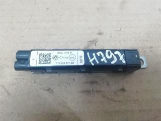 усилитель антенны Volkswagen Touran 2 2013, 2.0 л., TDi, CFH, дизель, МКПП, синий, минивэн, передний привод, 1T0035577AB