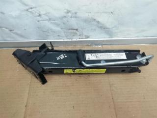 домкрат Volkswagen Tiguan 1 поколение 2010, 2.0 л., TDi, CFG, дизель, МКПП, серебро, внедорожник 5 дв., полный привод, 5N0011031