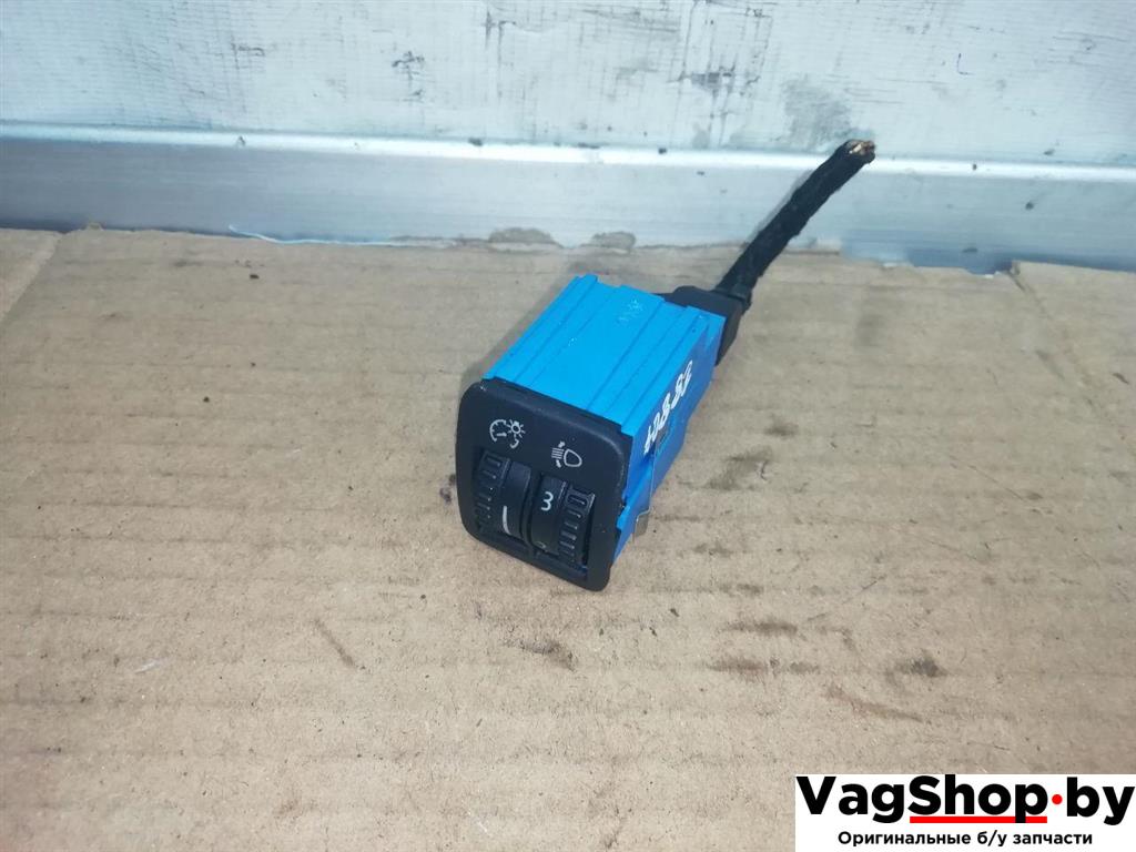 кнопка корректора фар Volkswagen Tiguan 1 поколение 2010, 2.0 л., TDi, CFG, дизель, МКПП, серебро, внедорожник 5 дв., полный привод, 5N0941333 - фото №1