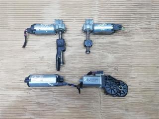 моторчик регулировки сиденья Volkswagen Tiguan 1 поколение 2010, 2.0 л., TDi, CFG, дизель, МКПП, серебро, внедорожник 5 дв., полный привод