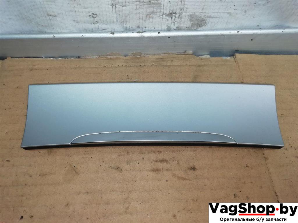 накладка декоративная Volkswagen Passat B6 2009, 2.0 л., TDi, CBA, дизель, МКПП, голубой, седан, передний привод, 3C0857351E - фото №1