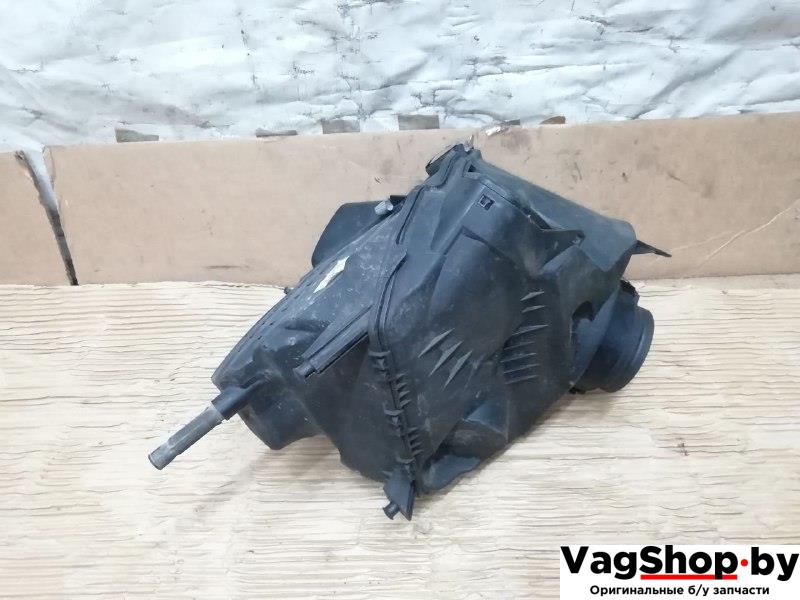 корпус воздушного фильтра Audi A6 Allroad Quattro C6/4F 2007, 3.2 л., FSI, AUK, бензин, МКПП, синий, универсал, полный привод, 4F0133835AR - фото №1