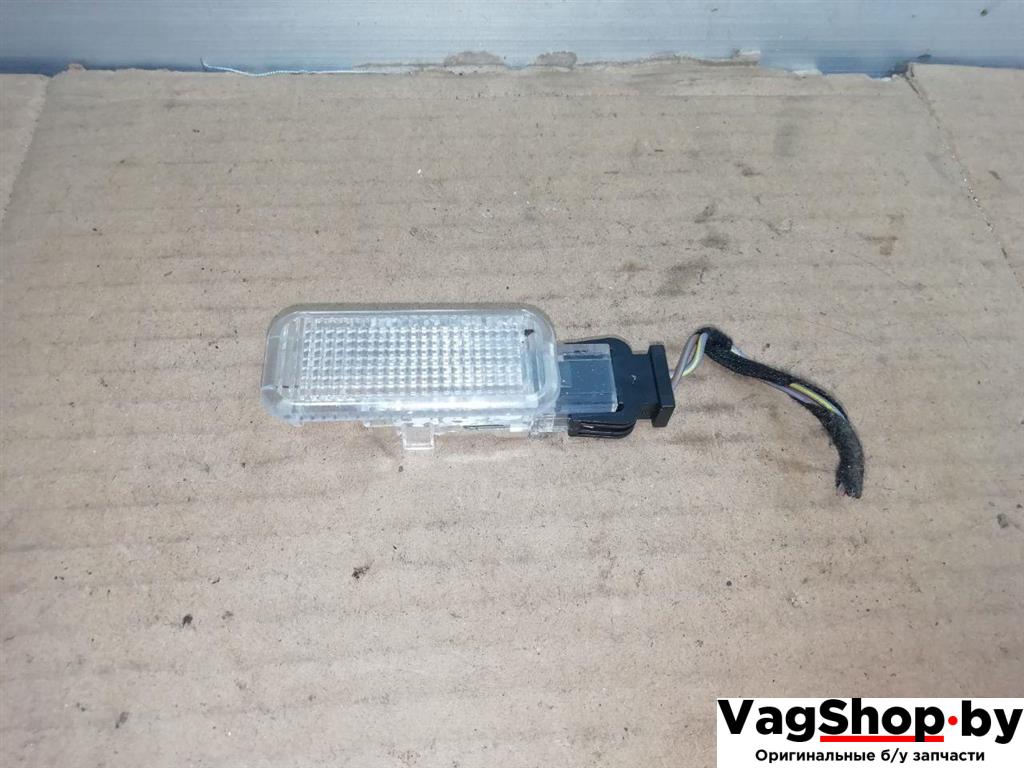 фонарь салона (плафон) Audi A6 Allroad Quattro C6/4F 2007, 3.2 л., FSI, AUK, бензин, МКПП, синий, универсал, полный привод, 4B0947416 - фото №1