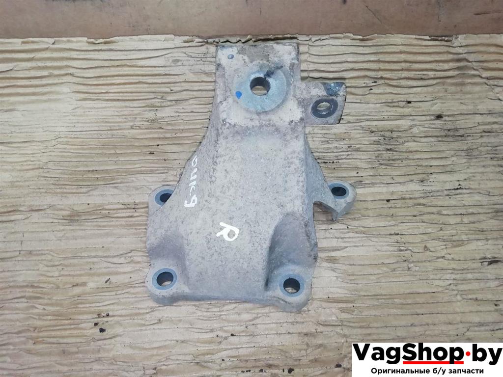 кронштейн двигателя Audi A6 Allroad Quattro C6/4F 2007, 3.2 л., FSI, AUK, бензин, МКПП, синий, универсал, полный привод, 4F0199308N - фото №1