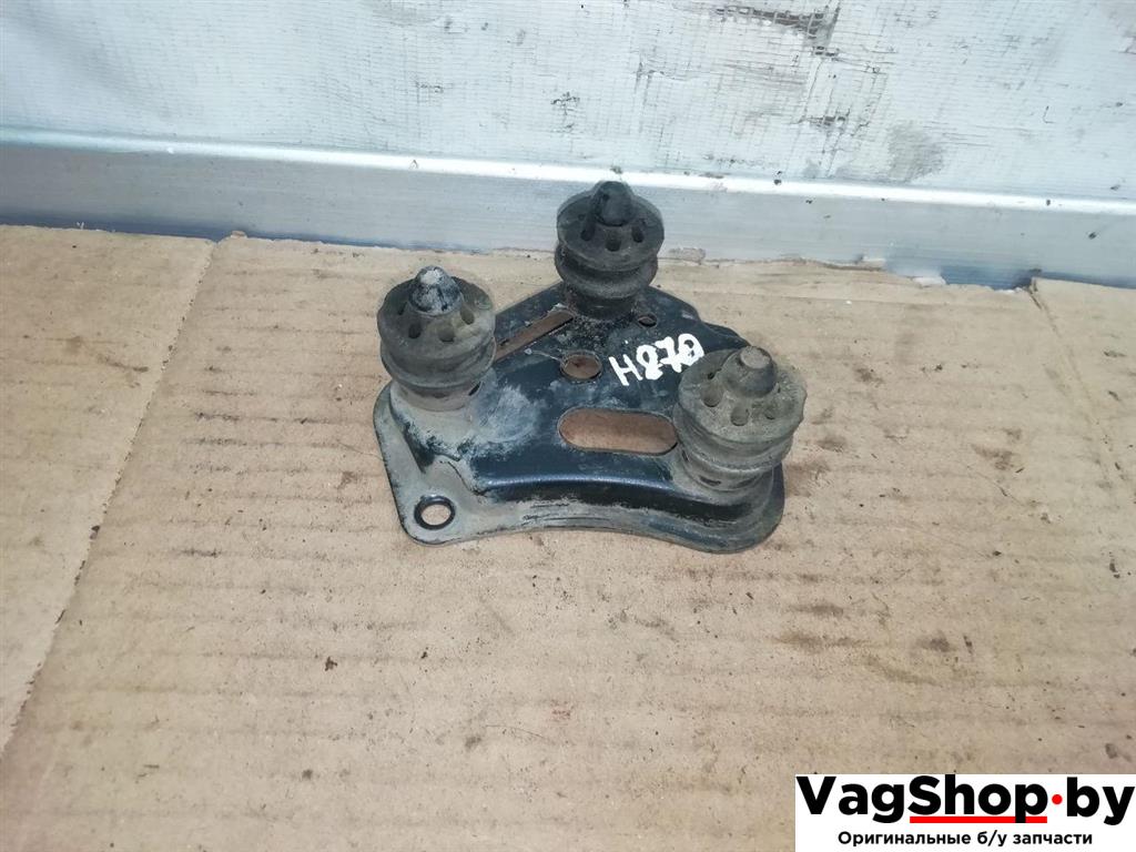 Крепление блока ABS Volkswagen Passat B6 2008, 2.0 л., TDi, CBA, дизель, МКПП, серебро, универсал, передний привод, 3C0614235A - фото №1