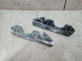 крепление стабилизатора / втулки стабилизатора Volkswagen Touareg 1 поколение [рестайлинг] 2008, 3.0 л., TDi, BKS, дизель, АКПП, синий, внедорожник 5 дв., полный привод, 7L0411063B