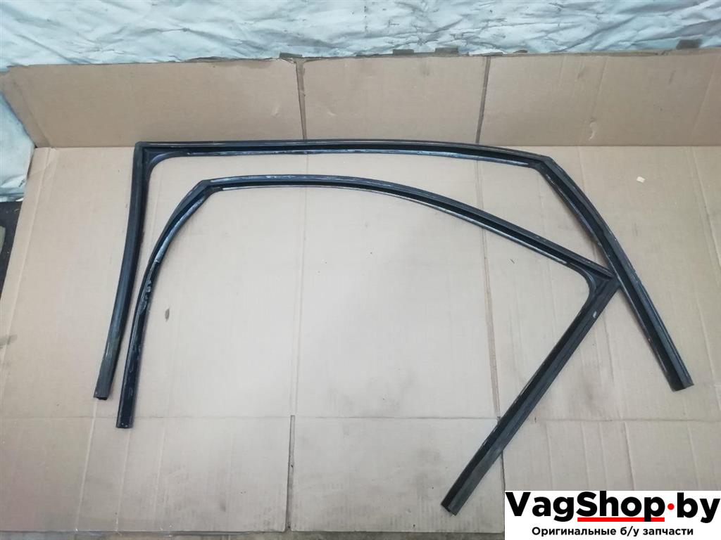 направляющая стекла Audi Q7 4L 2006, 3.0 л., TDi, BUG, дизель, АКПП, синий, внедорожник 5 дв., полный привод, 4L0837439, 4L0837440 - фото №1