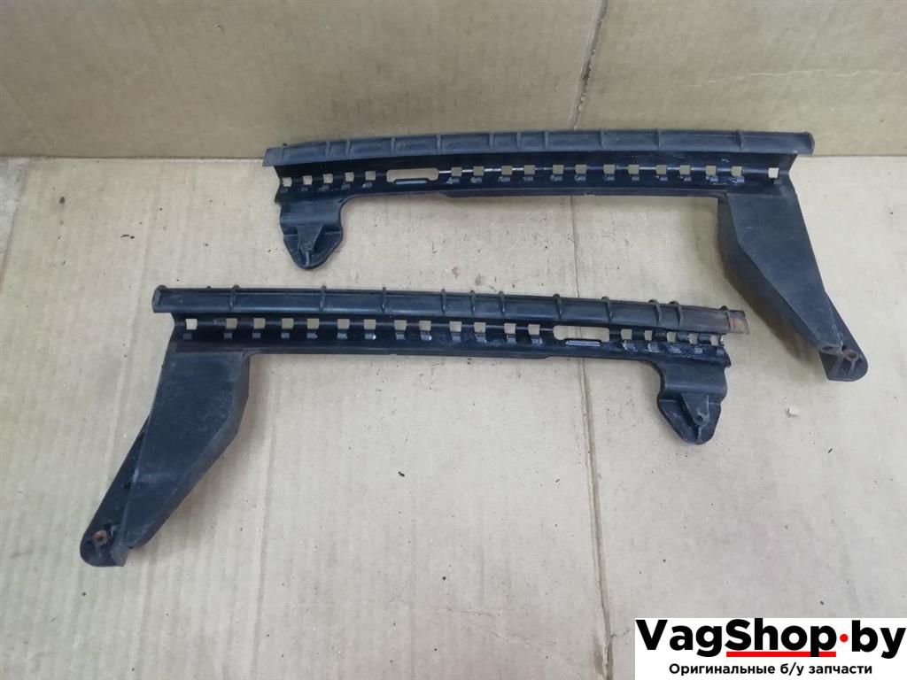 направляющая стекла Audi Q7 4L 2006, 3.0 л., TDi, BUG, дизель, АКПП, синий, внедорожник 5 дв., полный привод, 4L0839067, 4L0839068 - фото №1